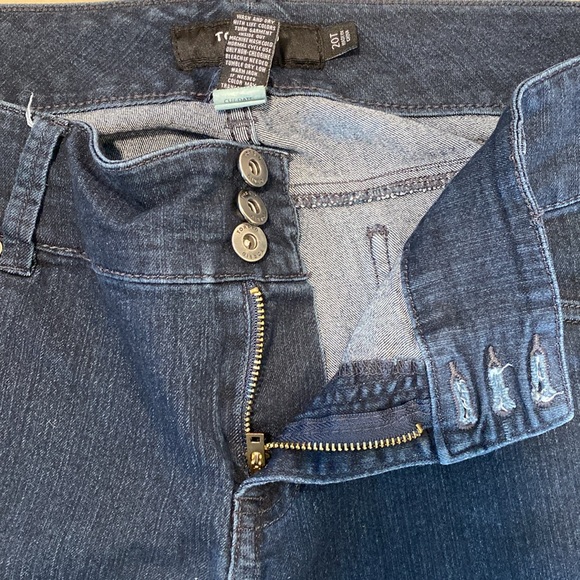 Torrid dark wash high-rise stretchy jeggings, size 20t - Picture 10 of 13